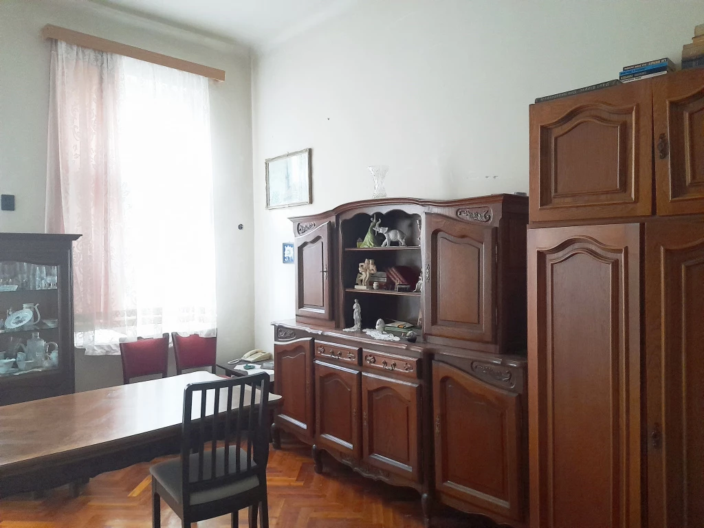 IX. Kerület, Sobieski János utca, 33 m²-es, 2. emeleti, társasházi lakás