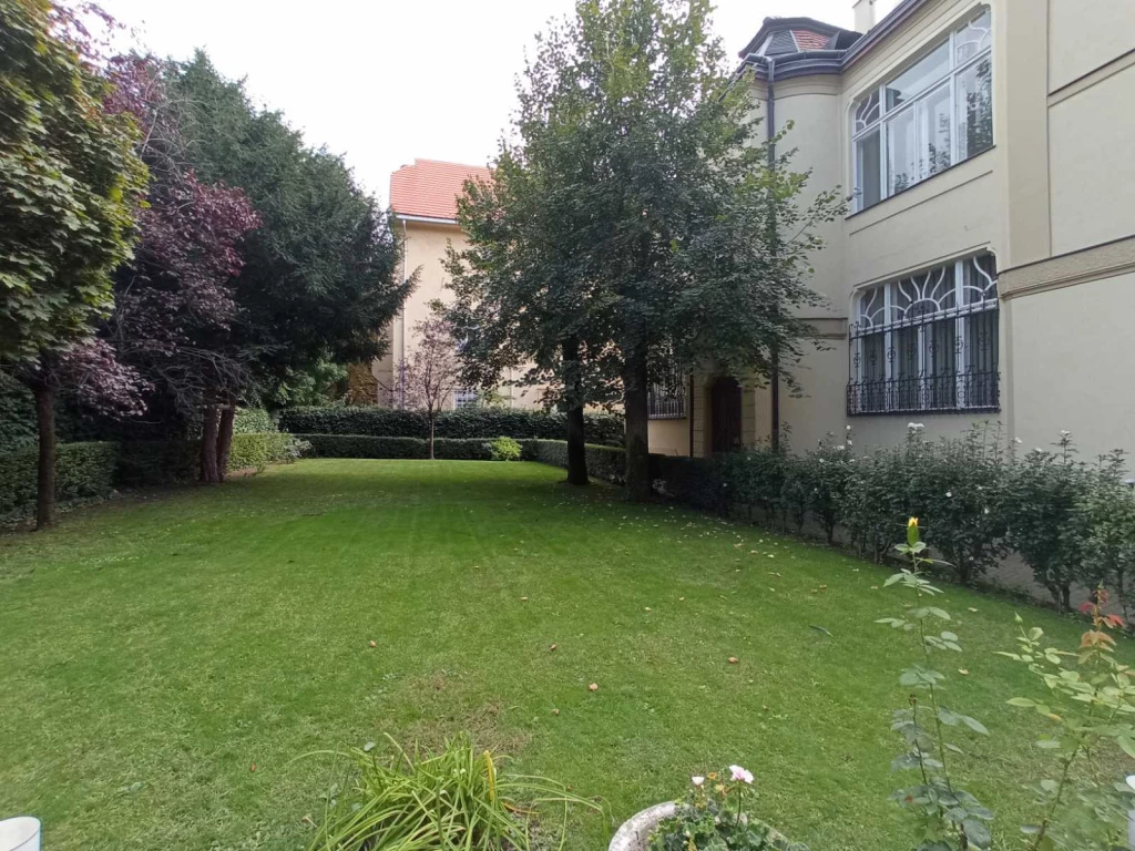 XIV. Kerület, Izsó utca, 157 m²-es, egyéb iroda, 4 szobás, felújított / újszerű állapotú