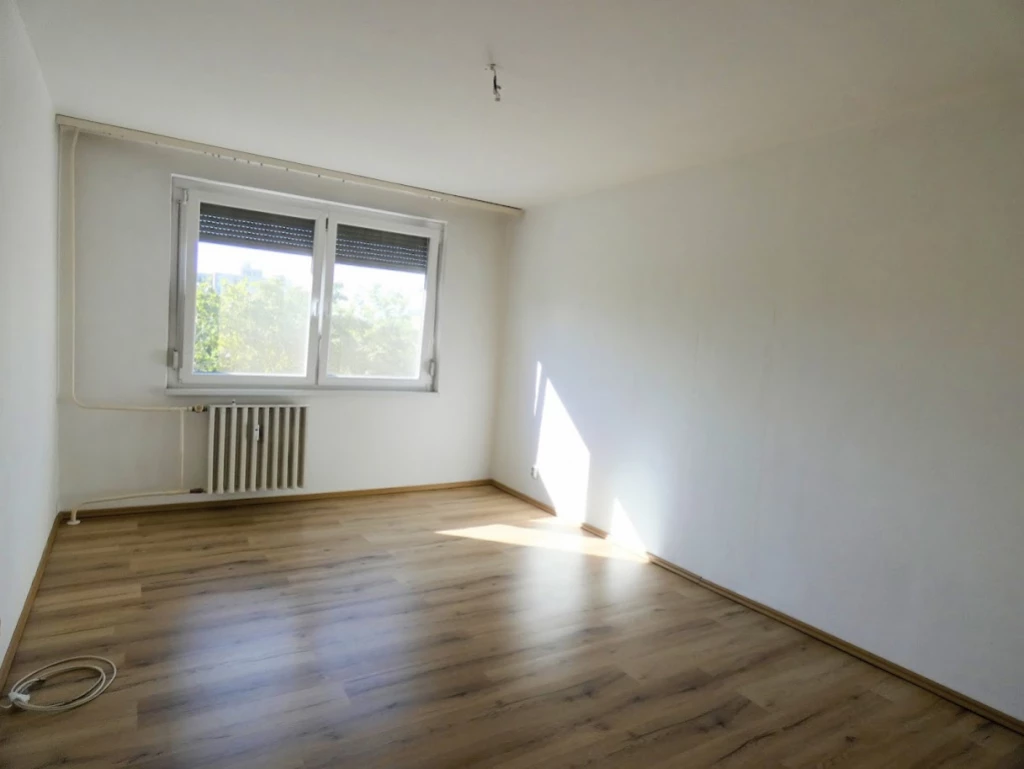 IV. Kerület, Erzsébet utca, 53 m²-es, 4. emeleti, társasházi lakás