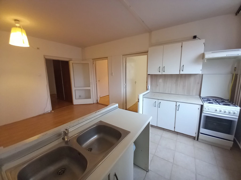 IX. Kerület, Drégely utca, 77 m²-es, 4. emeleti, társasházi lakás