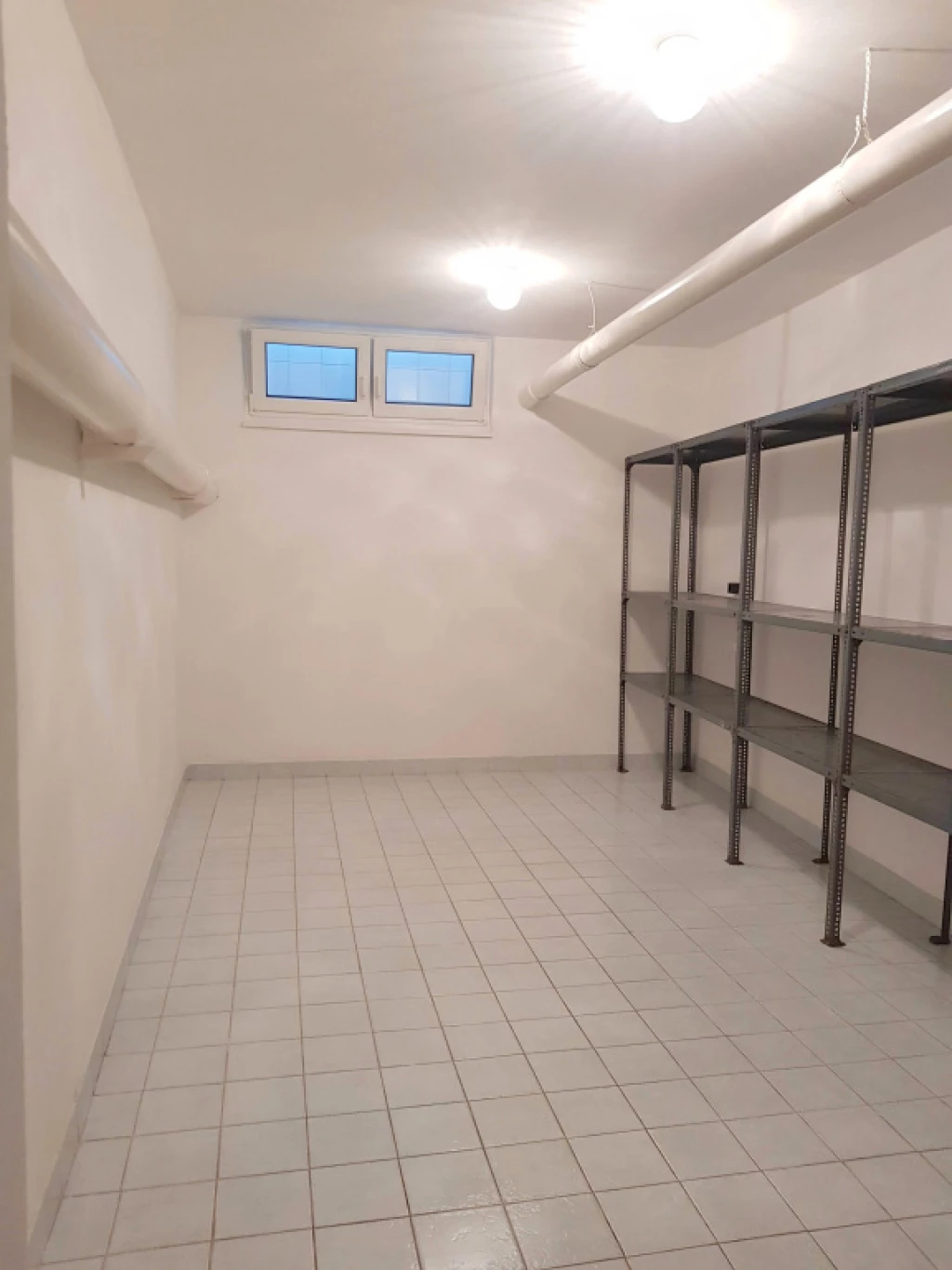 Nyíregyháza, Szarvas utca, 16 m²-es, logisztika - raktározás