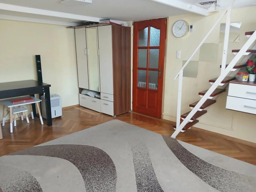 VIII. Kerület, Delej utca, 34 m²-es, földszinti, társasházi lakás