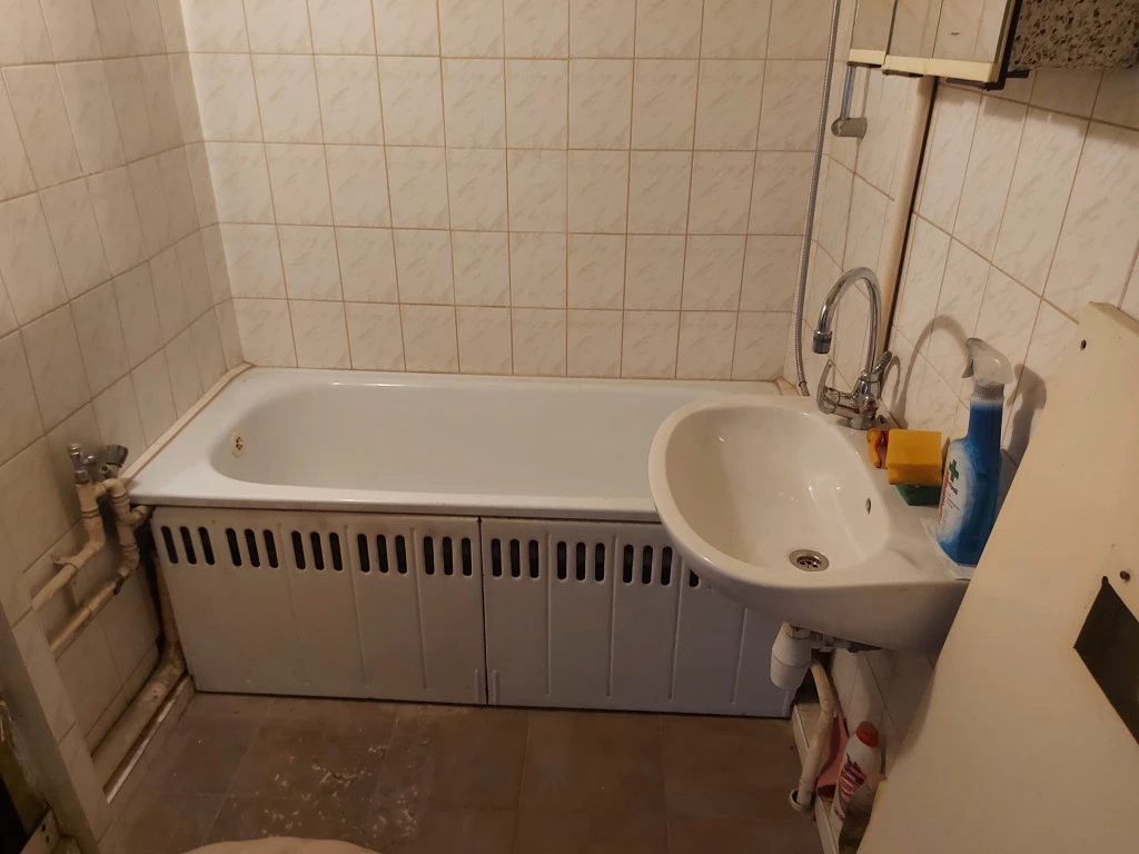 XIX. Kerület, Csokonai utca, 35 m²-es, 8. emeleti, társasházi lakás