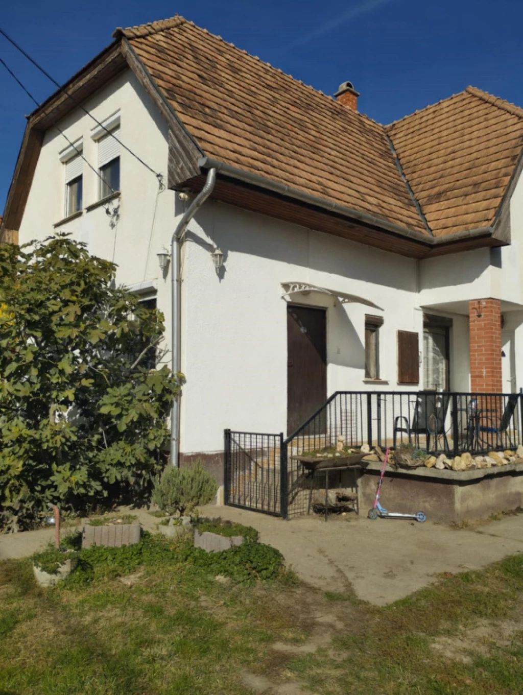 Halásztelek, Föút közeli utca, 130 m²-es, 2 generációs, családi ház