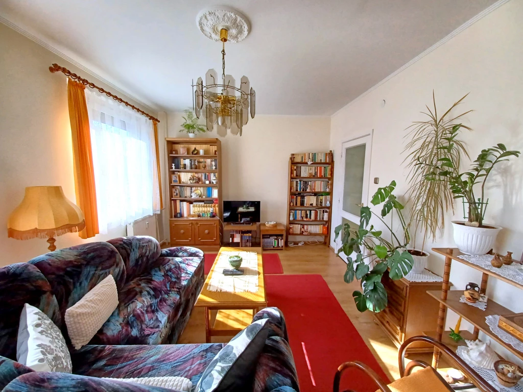 XIV. Kerület, Adria sétány, 66 m²-es, 1. emeleti, társasházi lakás