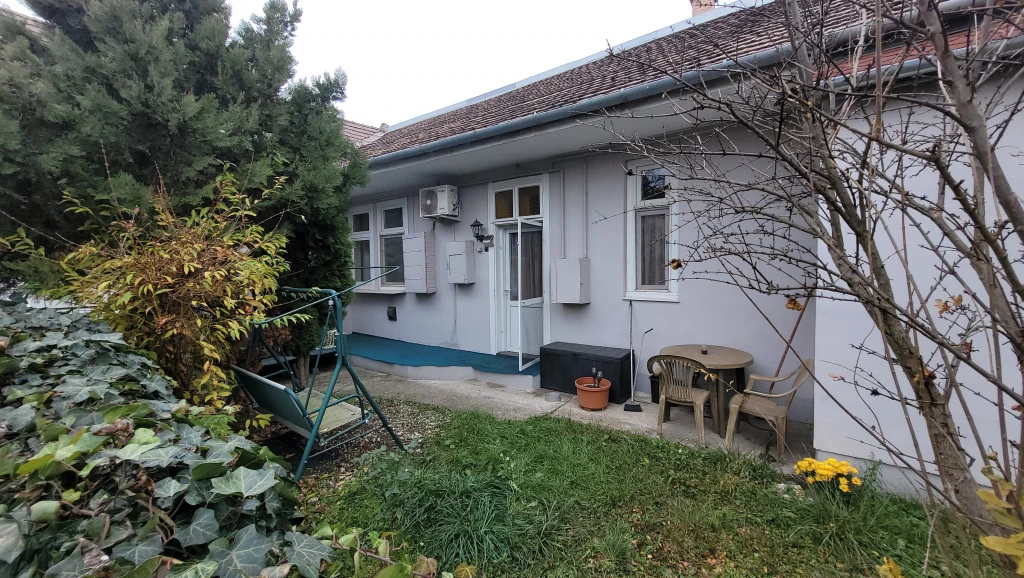 XV. Kerület, Szerencs utca, 36 m²-es, házrész, 1+1 félszobás