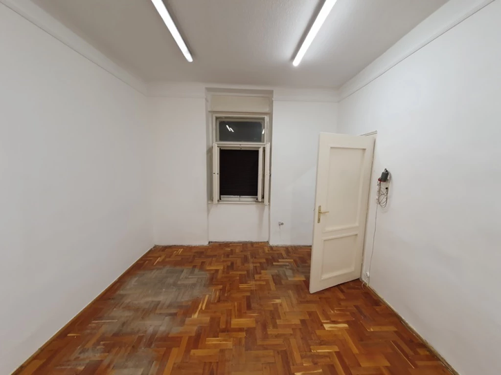 XII. Kerület, Schwartzer Ferenc utca, 32 m²-es, földszinti, társasházi lakás