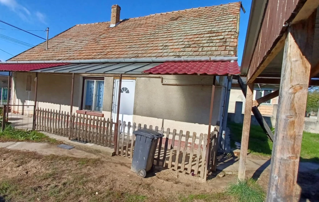 For sale house, Pusztavacs, 66m2-es 1214m2-es telekkel rendelkező Családi ház eladó!