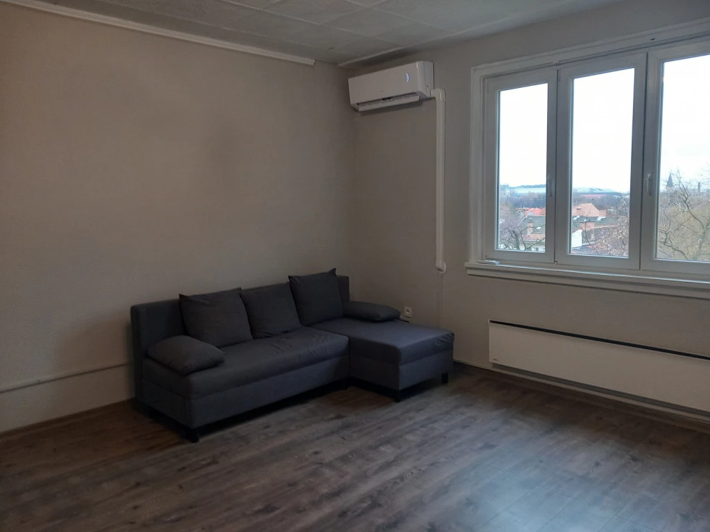 VIII. Kerület, Vajda Péter utca, 35 m²-es, 4. emeleti, társasházi lakás