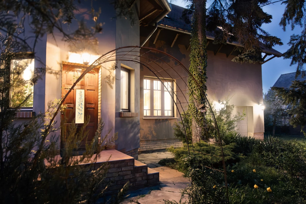 XVII. Kerület, Bártfai utca közeli utca, 203 m²-es, ikerház