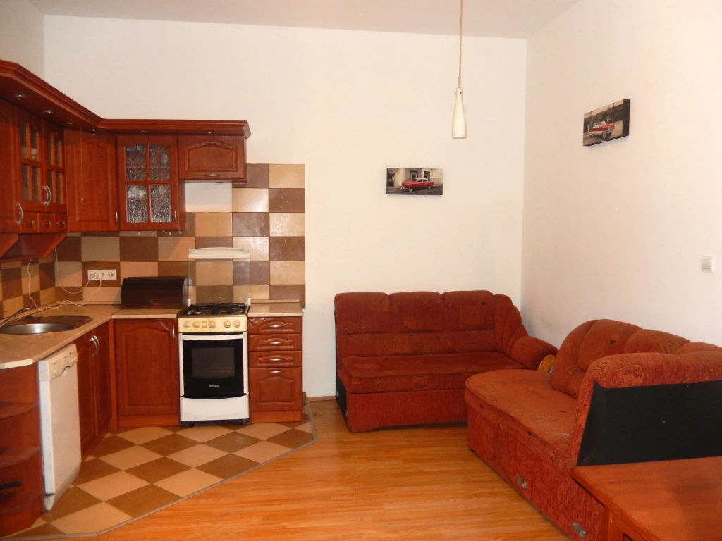 IX. Kerület, Ipar utca, 74 m²-es, földszinti, társasházi lakás