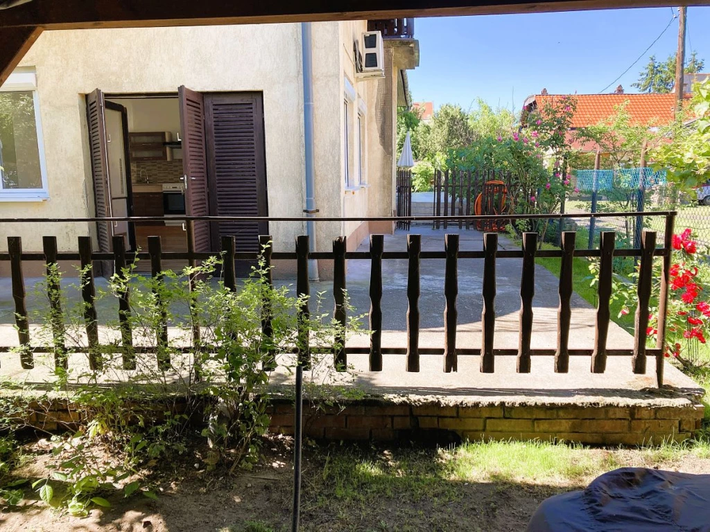 IV. Kerület, Deák Ferenc utca, 48 m²-es, földszinti, társasházi lakás