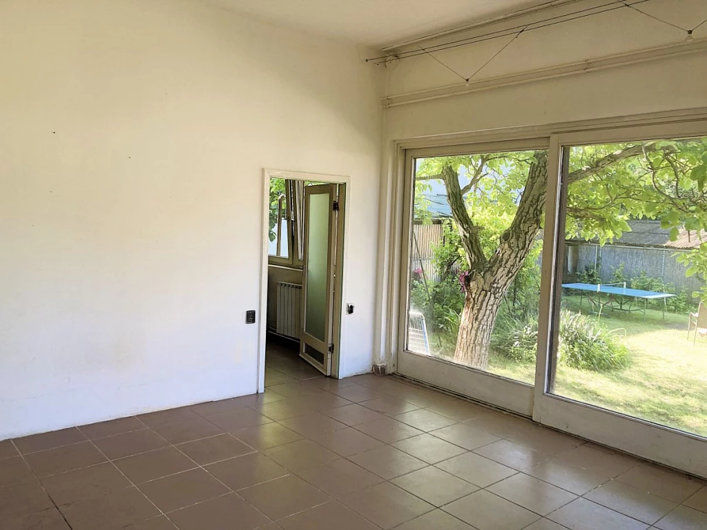 IV. Kerület, Deák Ferenc utca, 33 m²-es, földszinti, társasházi lakás
