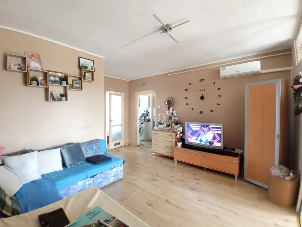 XXI. Kerület, REGGEL utca, 63 m²-es, 4. emeleti, társasházi lakás
