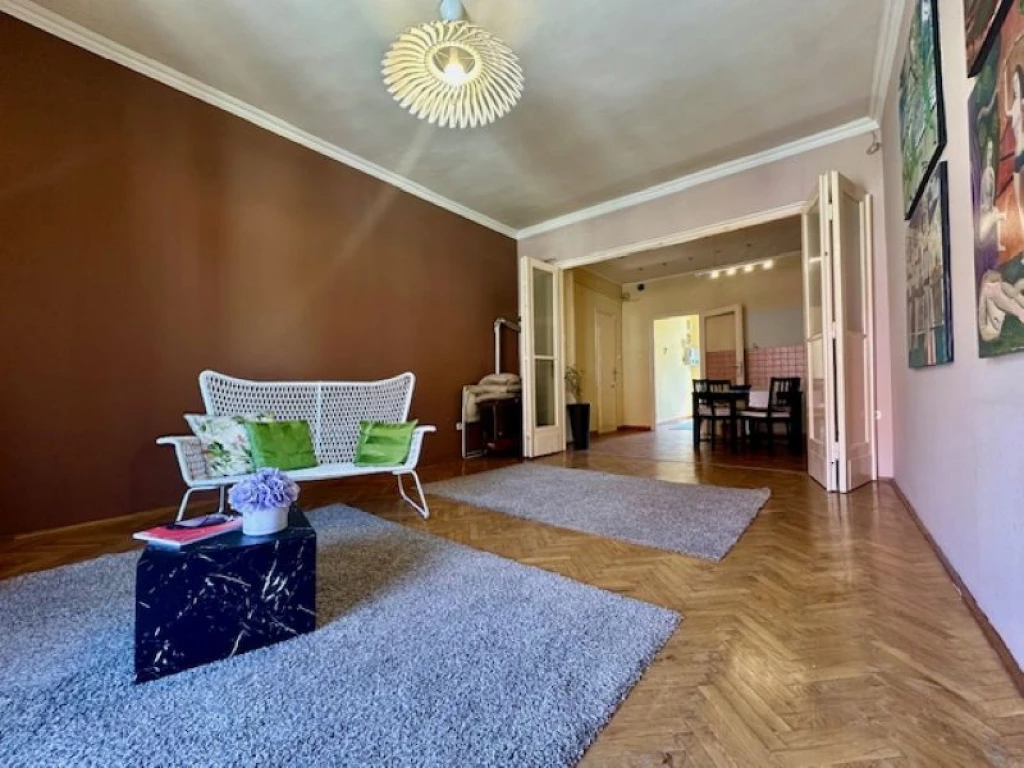 IV. Kerület, Újpest központ, 52 m²-es, 2. emeleti, társasházi lakás