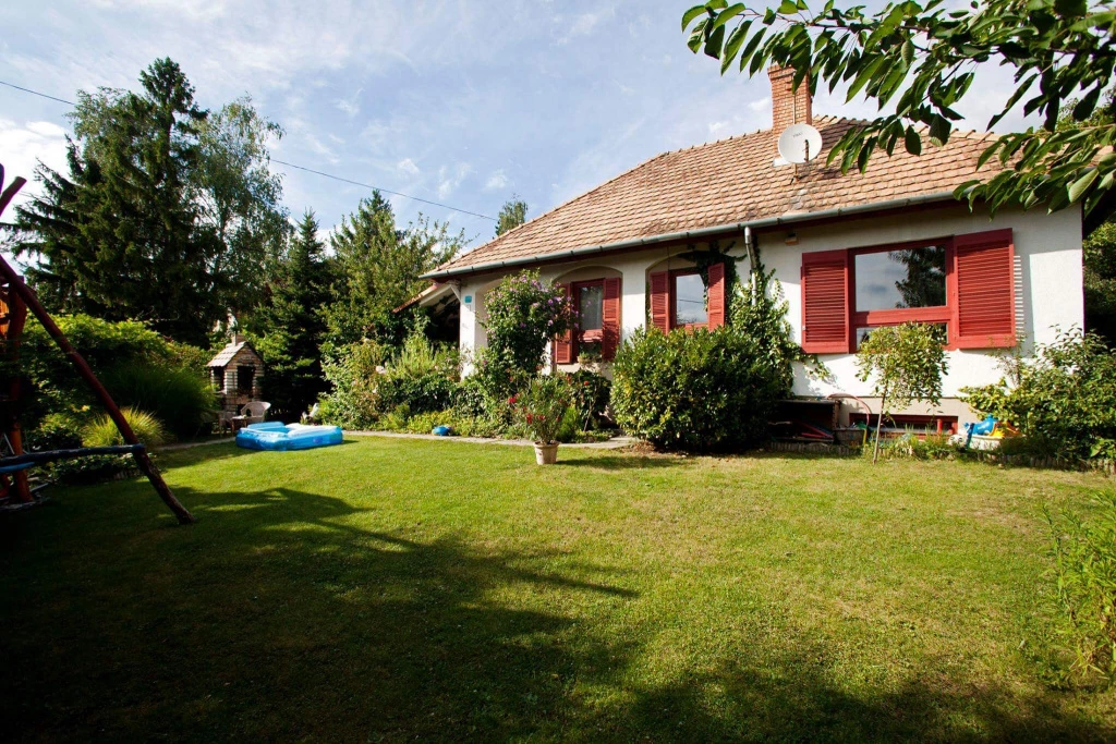 Szentendre, Óviz utca, 70 m²-es, családi ház, 2+1 félszobás