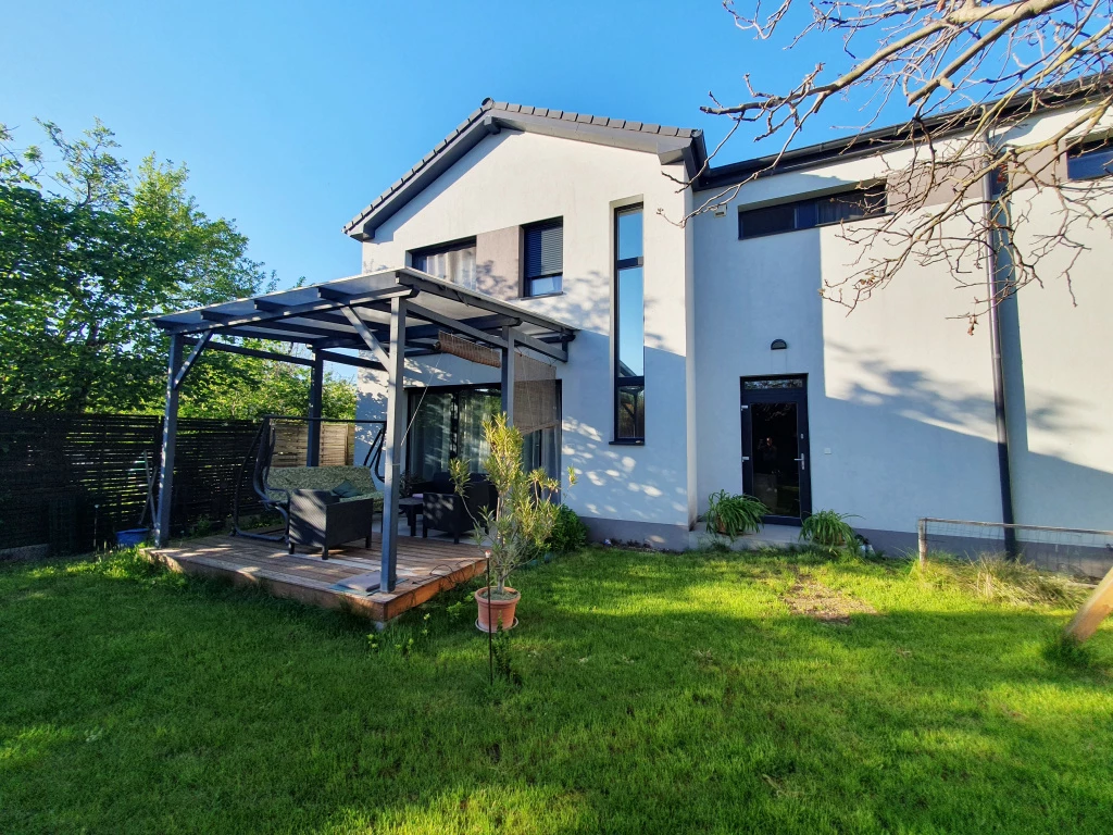 For sale semi-detached house, Budapest XVII. kerület, Lőrinci út közeli utca