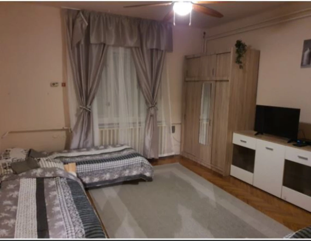 XX. Kerület, Pozsony u közeli utca, 376 m²-es, 4 generációs, családi ház
