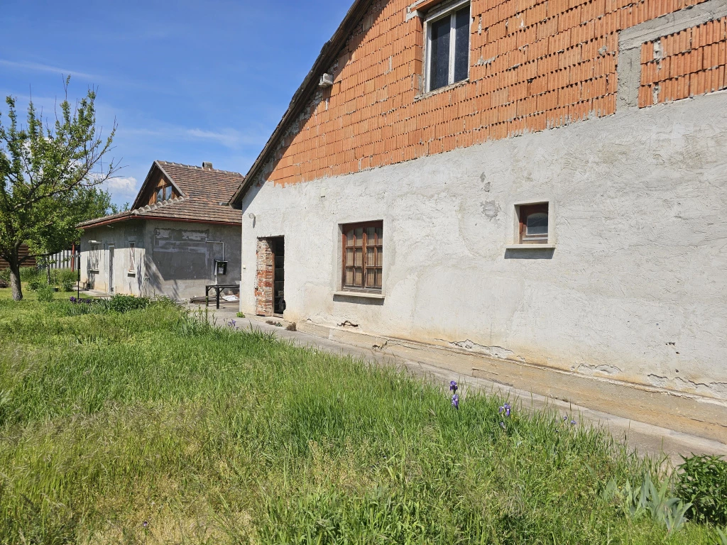 XV. Kerület, Rákospalota-kertváros utca, 130 m²-es, 2 generációs, családi ház