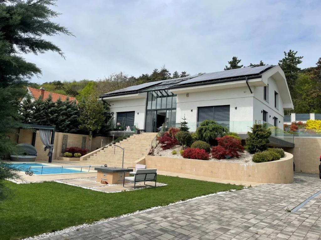 Budaörs, Csiki utca, 380 m²-es, családi ház, 6 szobás, extrán felszerelt állapotú