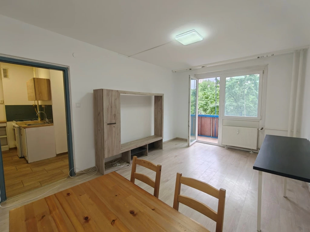 XV. Kerület, Zsókavár utca, 35 m²-es, 2. emeleti, társasházi lakás