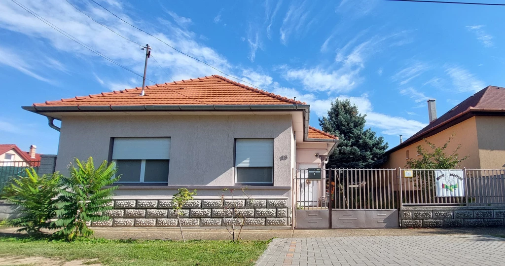 Vecsés, Vecsés utca, 187 m²-es, 23 generációs, családi ház, 5+1 félszobás