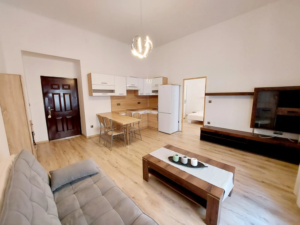 V. Kerület, Petőfi Sándor utca, 55 m²-es, 2. emeleti, társasházi lakás