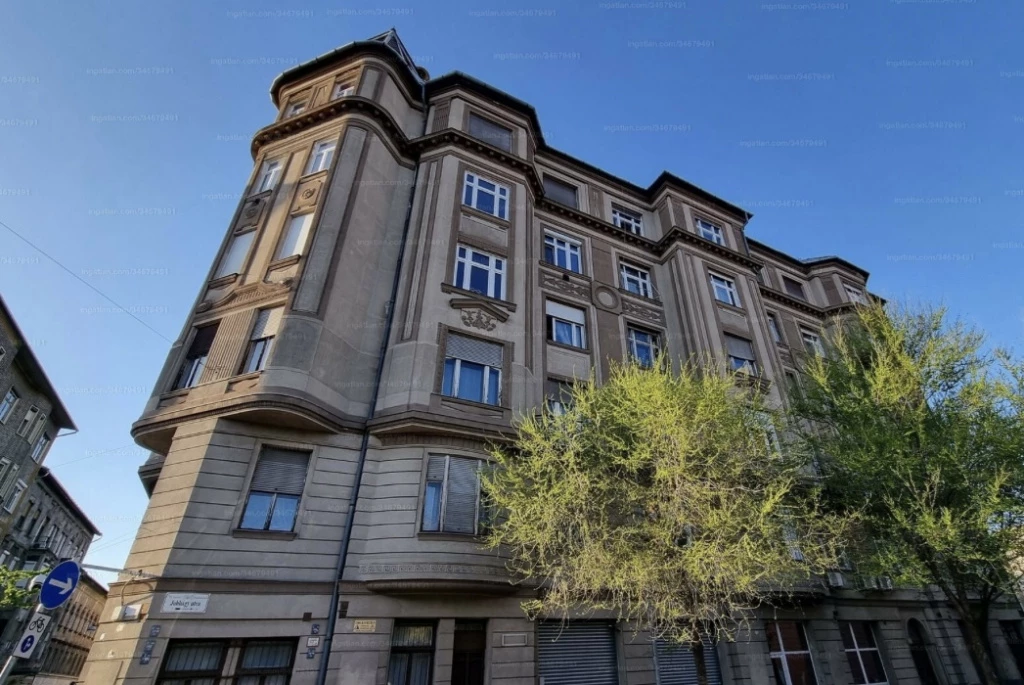 VII. Kerület, Erzsébetváros utca, 129 m²-es, 3. emeleti, társasházi lakás