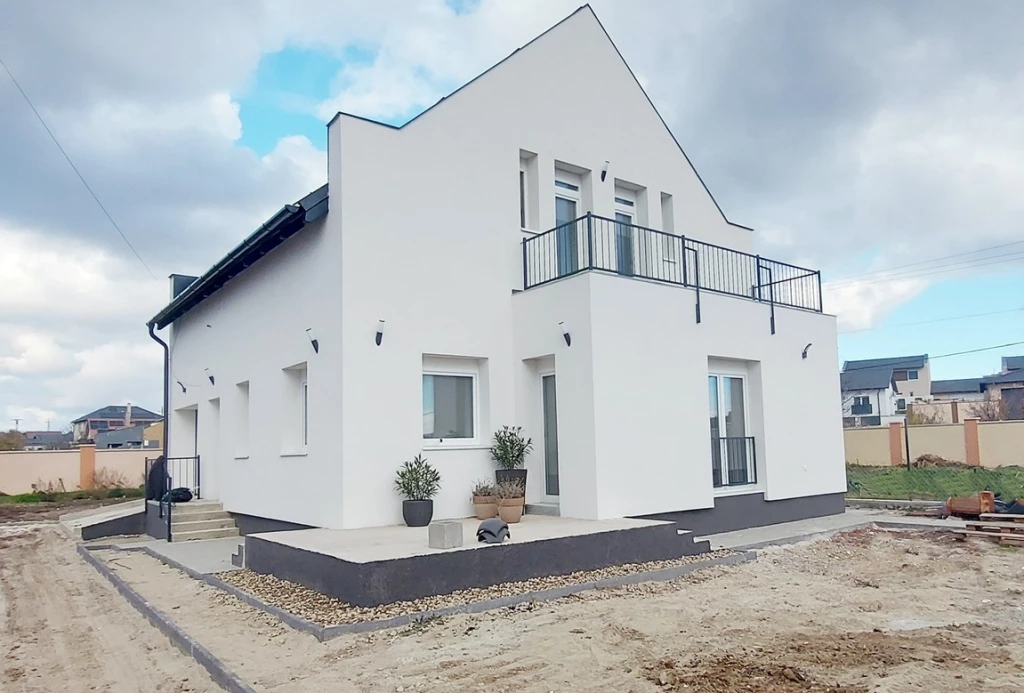 Érd, Fundoklia-völgy közelében, 165 m²-es, családi ház, 6 szobás