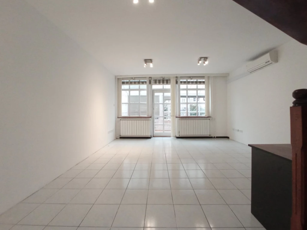 XIV. Kerület, Jurisich Miklós utca, 92 m²-es, ikerház, 3 szobás