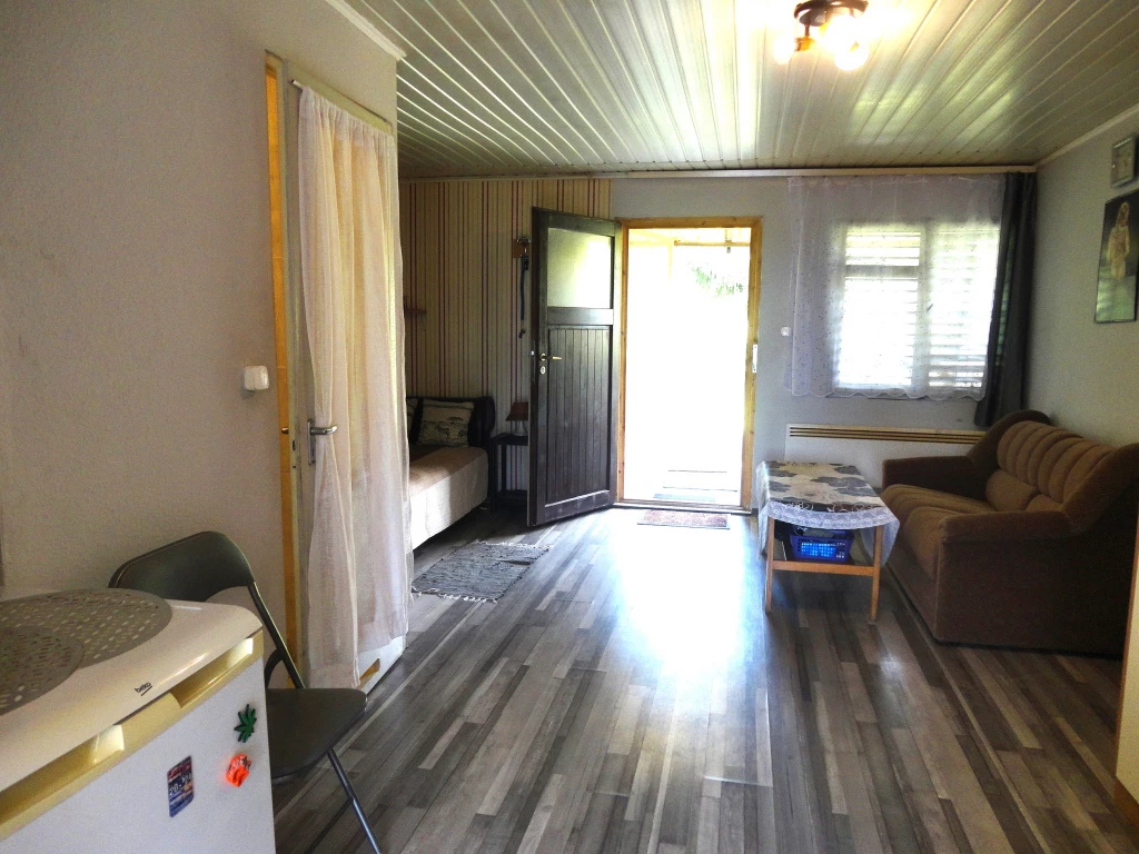 Fót, Ibolya utca, 35 m²-es, családi ház, 1 szobás, átlagos állapotú