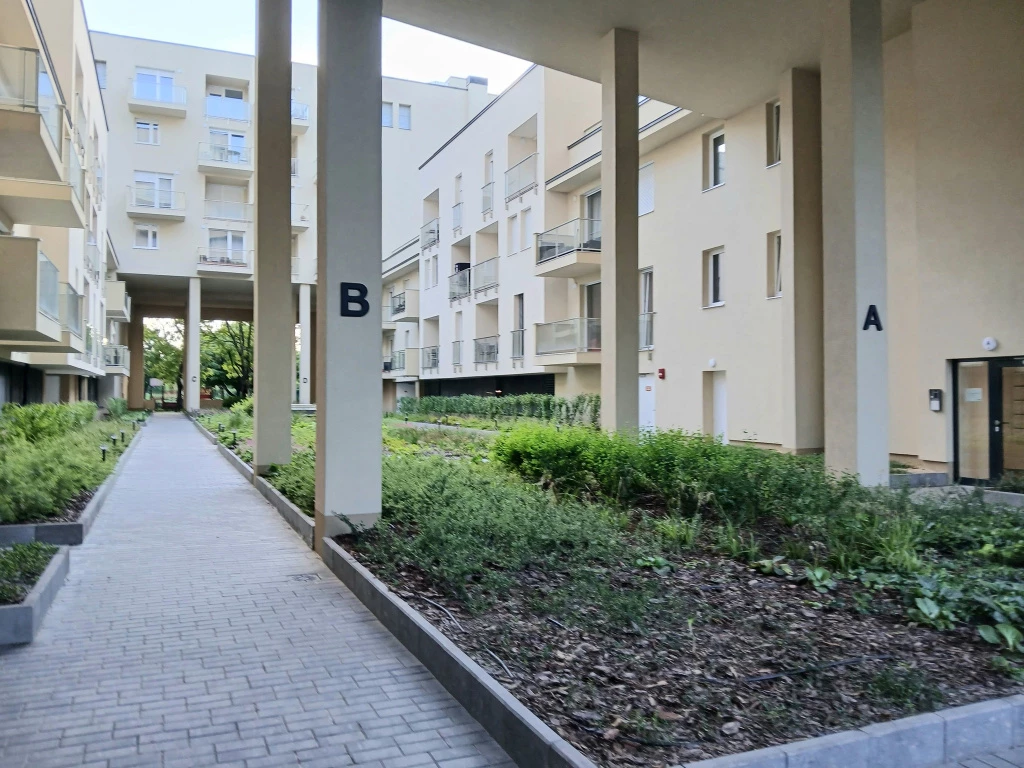 XIX. Kerület, Zrínyi utca, 54 m²-es, 5. emeleti, társasházi lakás
