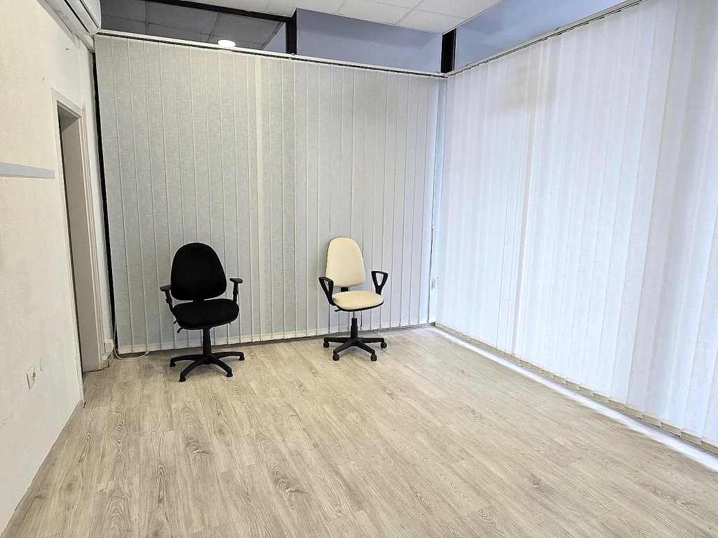 IV. Kerület, Árpád út utca, 20 m²-es, üzlethelyiség utcai bejárattal
