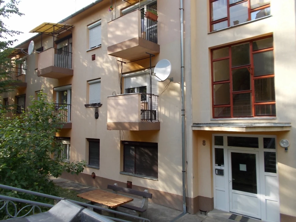 Ózd, Géza utca, 47 m²-es, 2. emeleti, társasházi lakás, 2 szobás