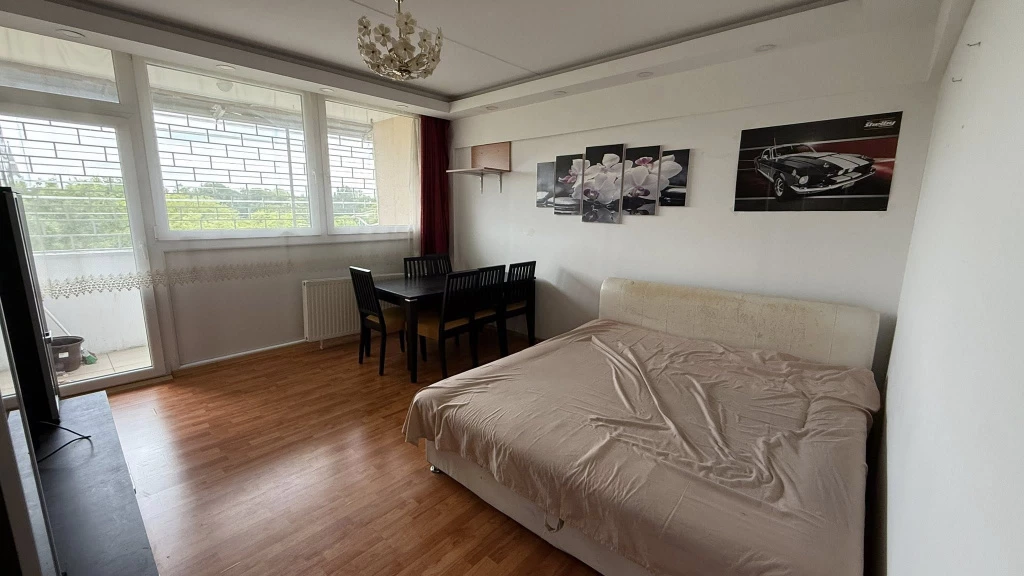 XVII. Kerület, Pesti út, 74 m²-es, 3. emeleti, társasházi lakás