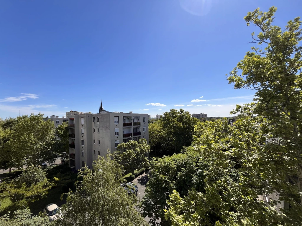 XV. Kerület, Kert köz, 51 m²-es, 4. emeleti, társasházi lakás