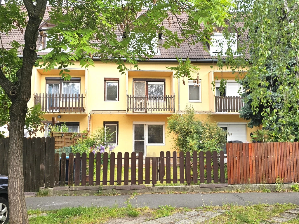 XV. Kerület, Szlacsányi Ferenc utca, 121 m²-es, 2 generációs, sorház