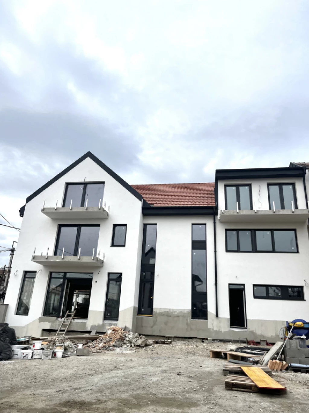 Budaörs, Budaörs legfrekventáltabb részén, 255 m²-es, üzlethelyiség utcai bejárattal