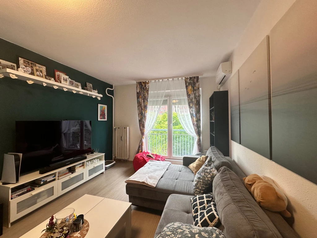 III. Kerület, Budapest III. kerület, Békásmegyeri lakótelep Duna felől, 57 m²-es, 2. emeleti, társasházi lakás