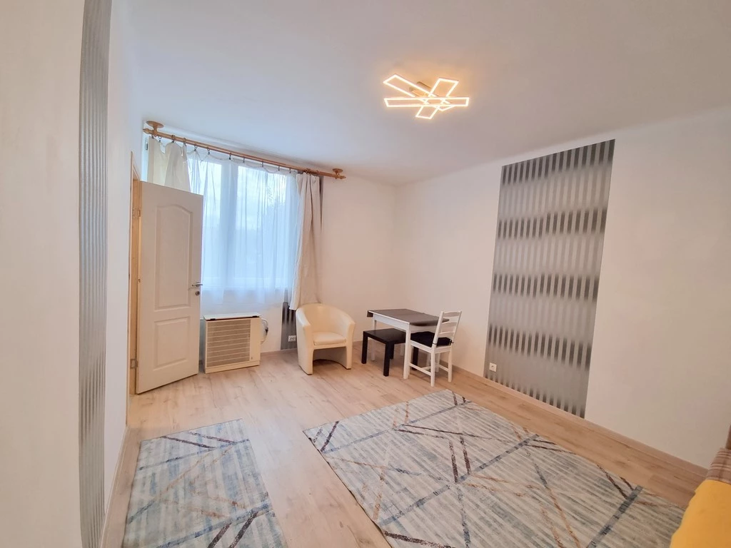 Nyíregyháza, Deák Ferenc utca, 27 m²-es, 2. emeleti, társasházi lakás
