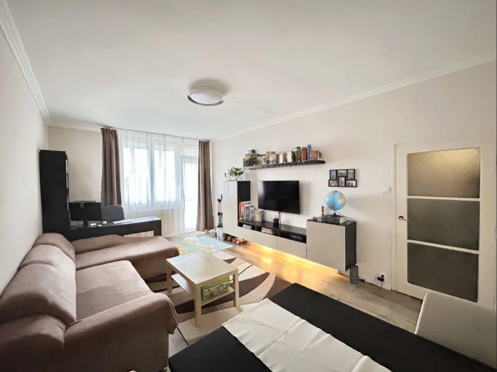 XIV. Kerület, Ungvár utca, 56 m²-es, 3. emeleti, társasházi lakás