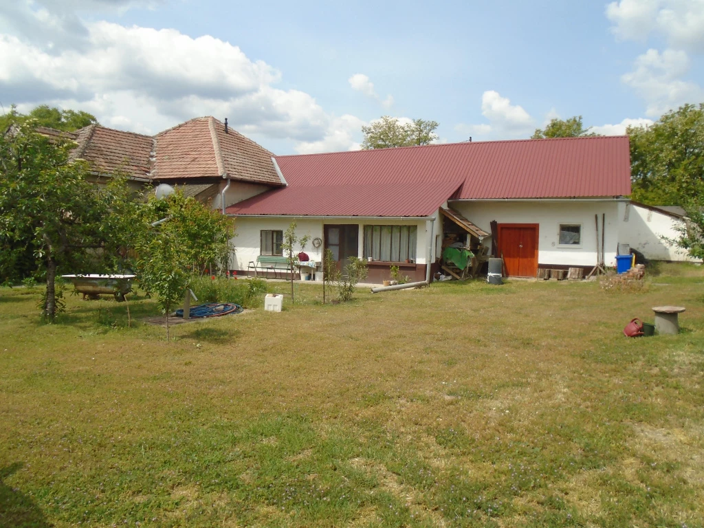 Tiszakécske, Kolozsvári utca, 86 m²-es, családi ház, 2 szobás
