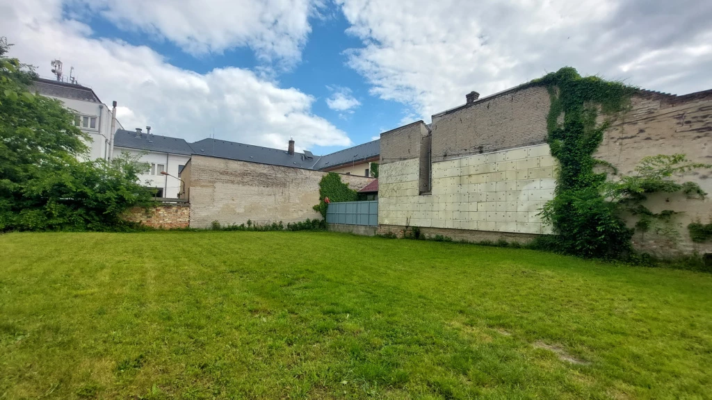 Vác, Széchenyi István utca, 887 m²-es, telek
