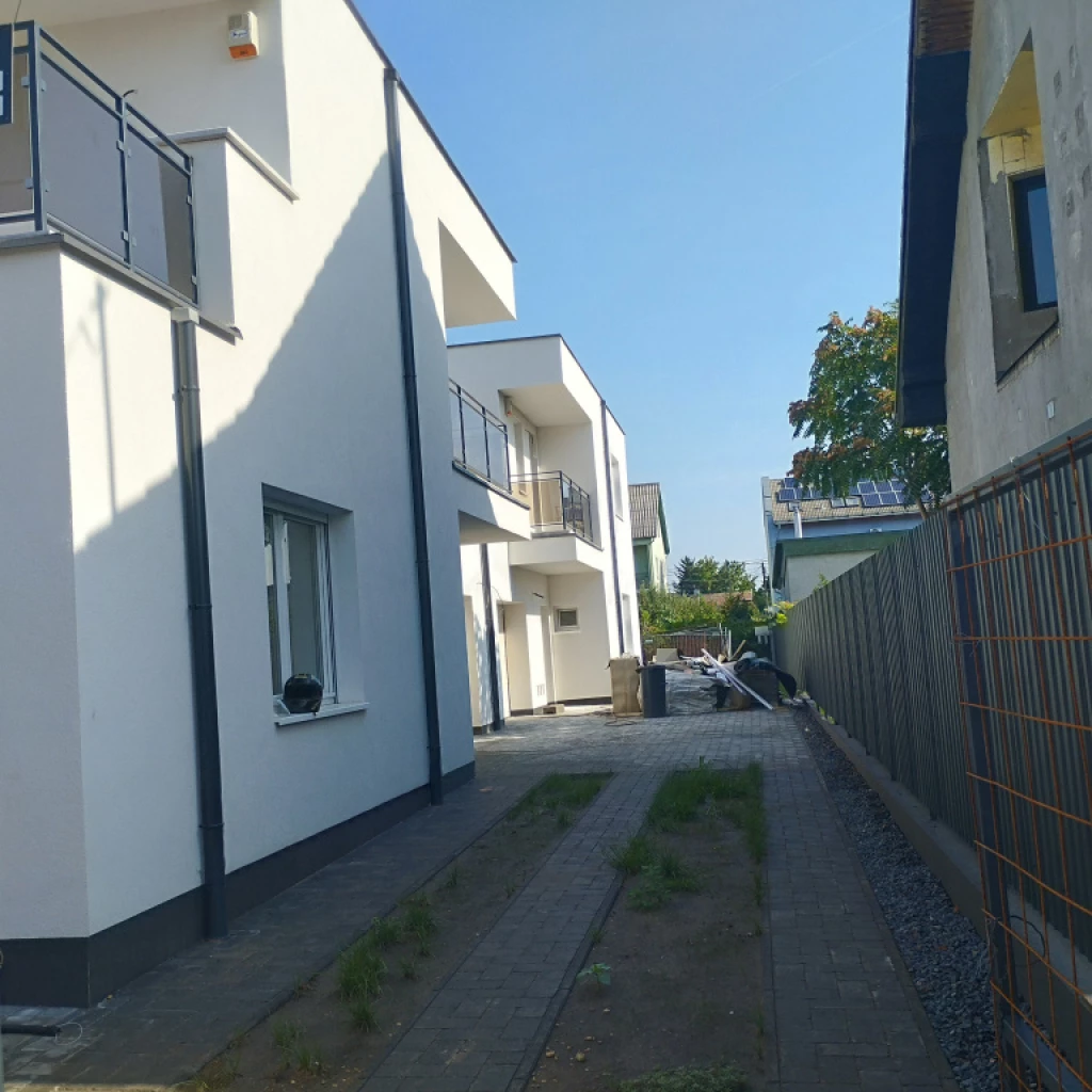 XVIII. Kerület, Bókay telep, 128 m²-es, ikerház, 3 szobás, extrán felszerelt állapotú