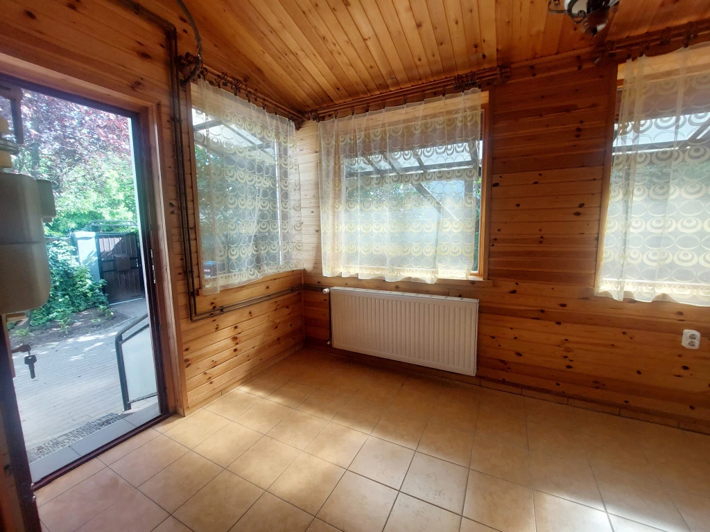 XVII. Kerület, Delelő utca, 83 m²-es, házrész, 3 szobás, felújított / újszerű állapotú