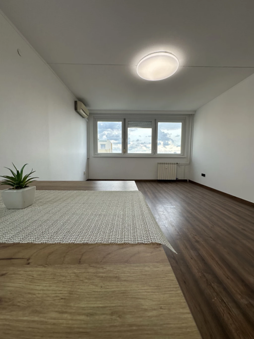 XIV. Kerület, Szentmihályi út, 46 m²-es, 9. emeleti, társasházi lakás