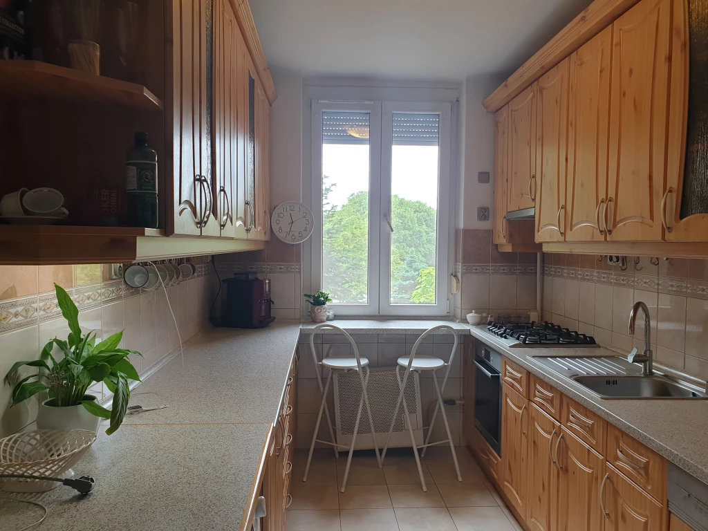 XXI. Kerület, Erdősor utca, 63 m²-es, 1. emeleti, társasházi lakás