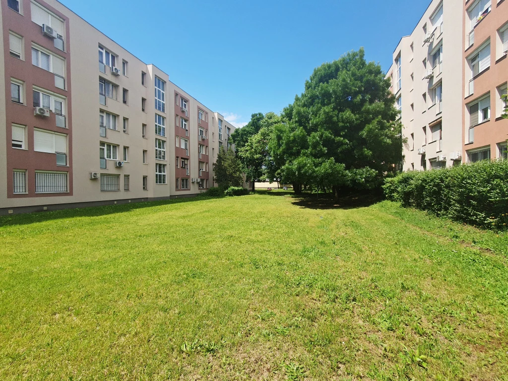 X. Kerület, Szent László tér közeli utca, 38 m²-es, földszinti, társasházi lakás