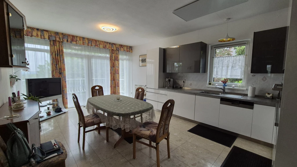 XXII. Kerület, Óhegyen, 290 m²-es, 2 generációs, családi ház, 5 szobás