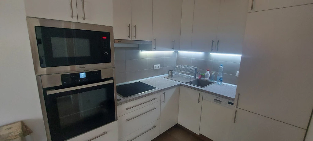 VIII. Kerület, Mátyás tér környékén utca, 45 m²-es, 3. emeleti, társasházi lakás